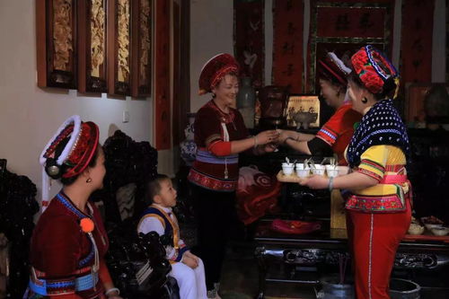 迎亲过程中的土炸弹及乐队伴奏