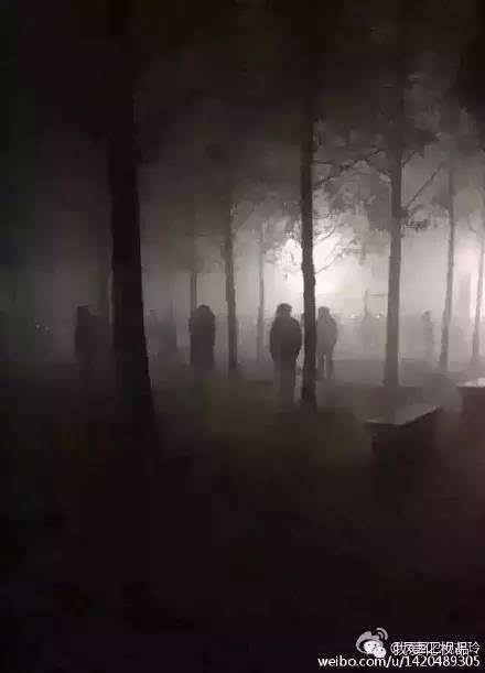 入驻村长故居：腐朽气息与深夜怪音