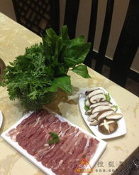 五、 美食推荐：从街边摊到高端餐厅，全程刺激味蕾神经元