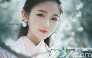 袁天罡女命三两七和女三两九算命法有何具体差异和含义？