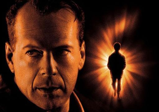 灵异事件与情节发展：构建悬念与推动叙事