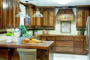 （二） 橱柜摆放的秩序性与心理投射