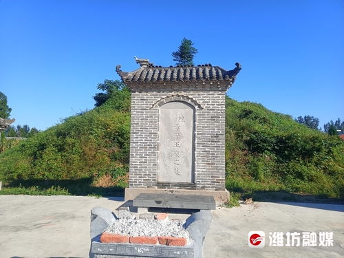 二、 “闻雷泣墓”典故解析：忠孝与鬼魂的关联
