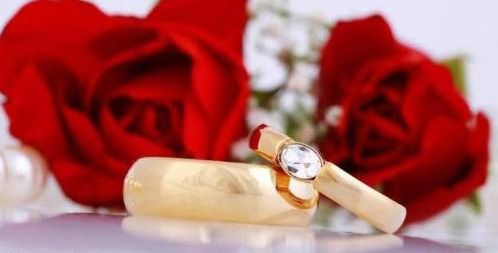 二、 特殊格局与女性婚外情风险