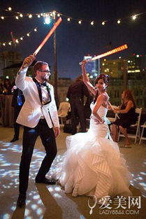 八月适合儿子结婚的日子，能否参加别人的婚礼？