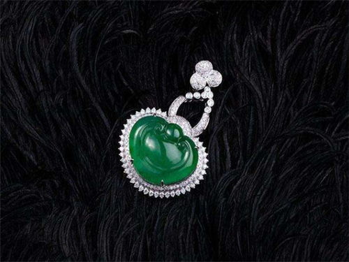 1985年属牛的2026年能戴白水晶吗？2025年蛇年本命年水晶有何寓意？