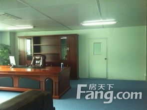 1. 办公桌摆放：稳固且有靠山