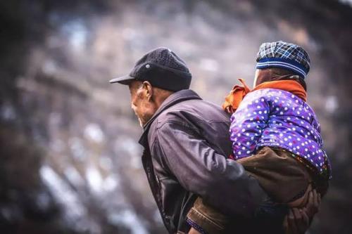 梦见以故爷爷预示着什么含义？