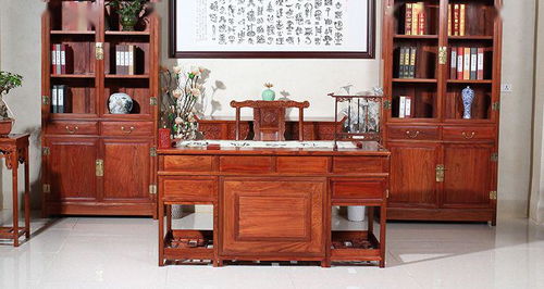 一、 办公桌整体布局的基本原则