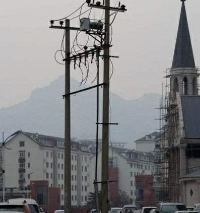 大门旁30米处电线杆对风水有影响吗？