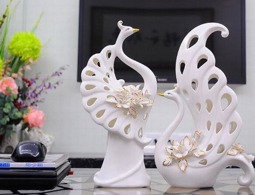 孔雀作为风水摆件，其摆放有何讲究？