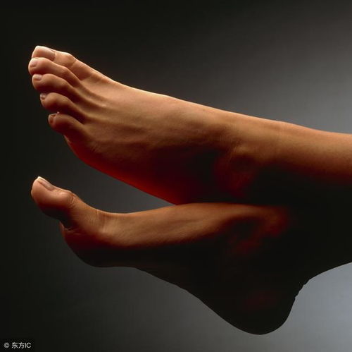 八字脚走路的女人性格特点是什么？