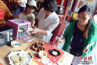 三、  动态互动的社交场：灯谜、天灯与走亲访友的情感流动