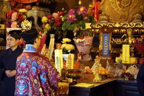 二、仪式用品：构建神圣仪式的基石