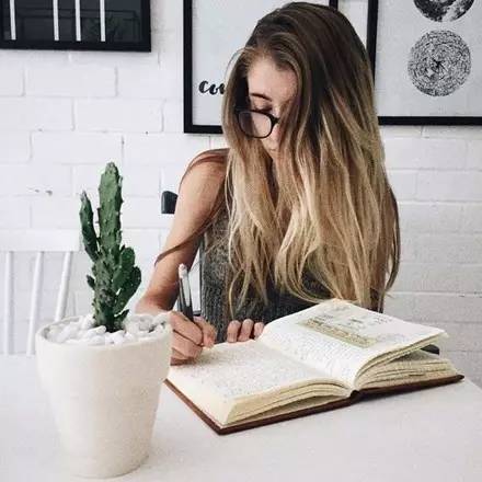 ：惯与出生时辰与女性命运关联性的学术探讨