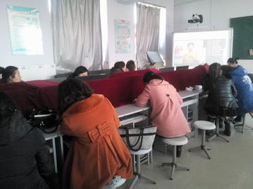 三、家校合作与全面发展的“家庭学校联系本”