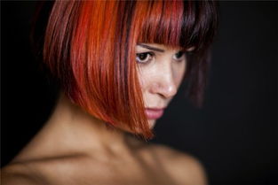 梦见头发剪得太短了为什么会哭得那么伤心，有什么忒别的预兆吗？