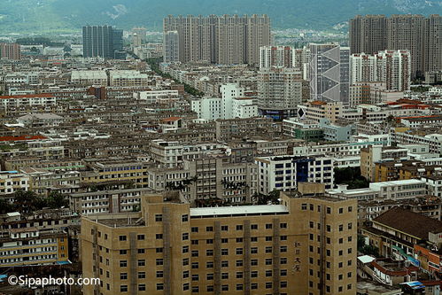 一、  贪图廉价之居所：隐匿风险的开端