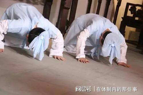 风水破坏后阴阳先生自毁双眼报恩，穷小子逆袭成富翁，这是真的吗？