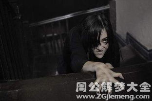 一、 梦境符号学：陵墓意象的多元诠释