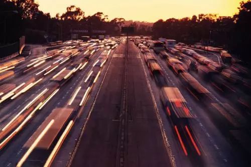 交通指南：堵车是常态（甚至比天气还准时）