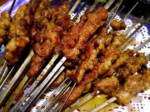 5. 美食推荐：羊肉串和“不明物体”