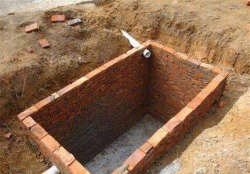 三、 建筑平安层面：地基稳定与结构完好之忧