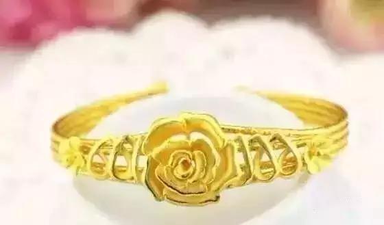 黄金手镯祥云的寓意和象征有哪些，以及它代表的美好的寓意是什么？