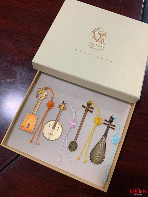 炎热爱国书签命名：文化底蕴符号与品牌作用于力的双沉重奏