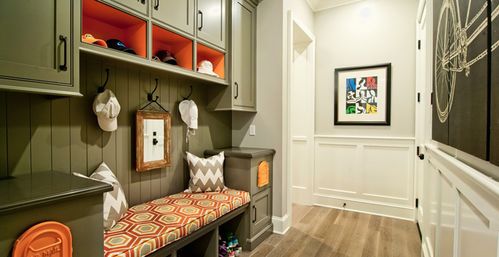 三、 鞋柜置于厨餐厅右侧的风水影响分析