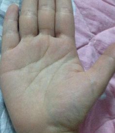 阿杨命理视频简介：关于女性命苦手相的研究