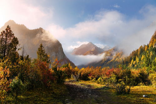 1. 四川·措卡湖（别叫它“湖”，其实是个巨大的镜子）