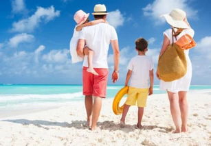 带娃遛狗亲子游套餐：一场混乱与欢乐的冒险