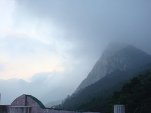 庐山：雾里堪花人约黄昏