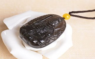 鸡年属羊女性佩戴如来佛本命佛时有哪些禁忌需要注意？