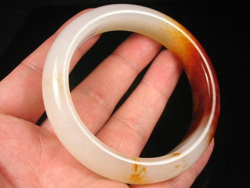 大生肖中，哪些生肖不宜佩戴玉手镯？