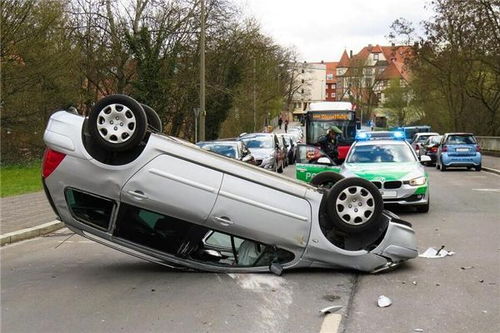 梦见开车下坡路彳艮陡是什么预兆或心理暗示？