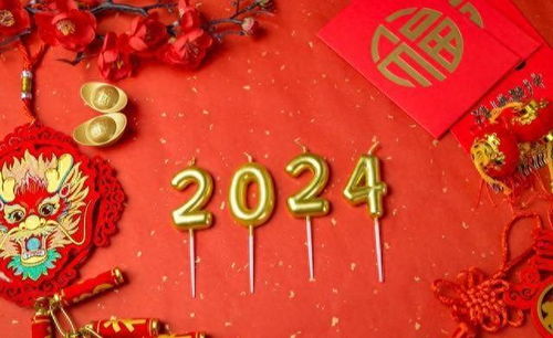 1. 红色的五行属性及其与属龙本命年的相互作用