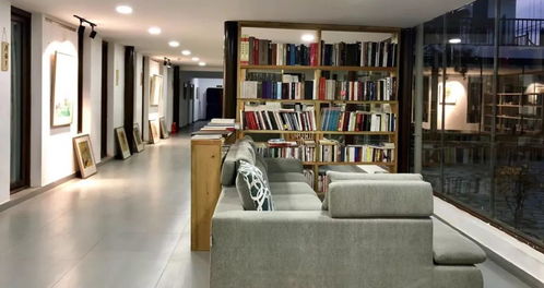 二、  空间美学与生肖星座的共振：风格定位中的匠心独运