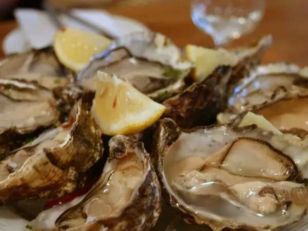 不可错过的美食清单
波尔图：烤鳕鱼
斯普利特：海鲜饭