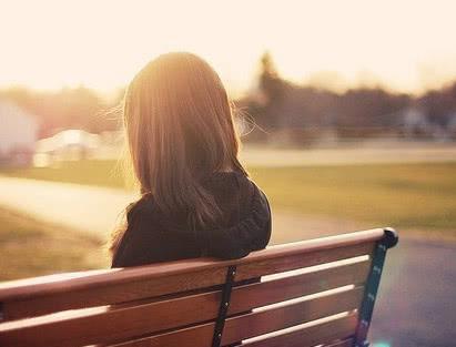 三、 生肖星座元素融合策略及其实证案例分析