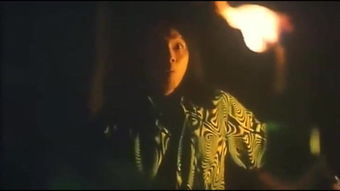 2．水系环绕加剧心灵纠葛