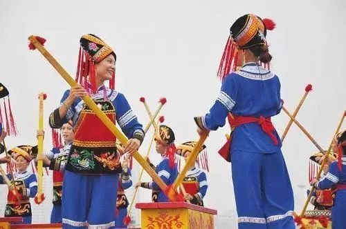 壮族的不落夫家规律