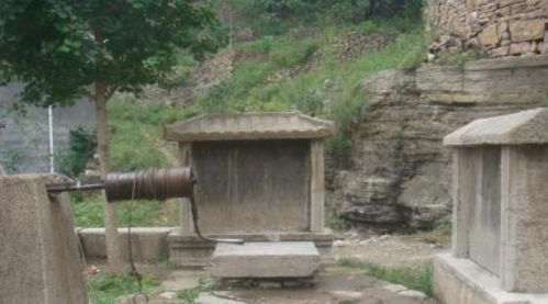 风水学迁坟选日子有什么注意事项？