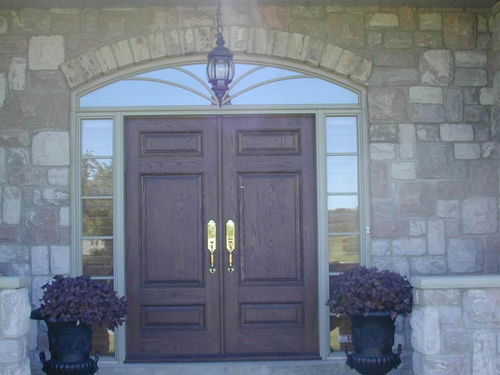 大门与车库门的风水关联：气场与运势的枢纽