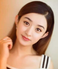 眉型圆润的人，运势较良好，适合选择圆润的眉型，如崭新月眉