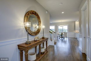 一、 人物画的喜庆氛围与火属性规避