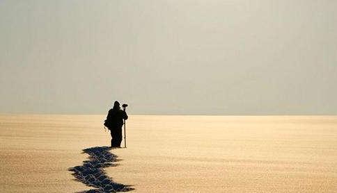 一、 理论框架：生肖星座与风水视角下的夜间心理状态场域