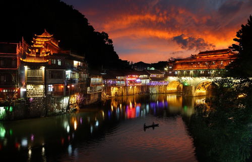 凤凰古城：一场大型的“挤挤挨挨”体验