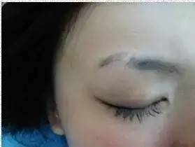 我为什么会梦到拉屎在裤裆里掉到鞋里，眉毛中间还长杂毛？